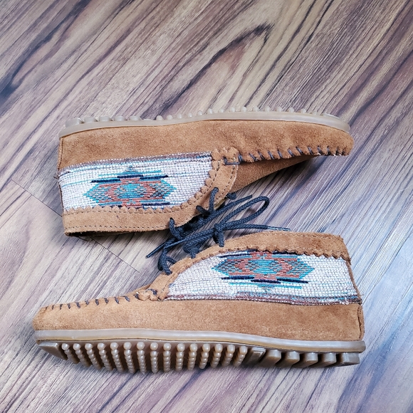 Minnetoka Hard Bottom Moccasins Women's 5.5 Brown Southwestern Detail - Picture 2 of 10